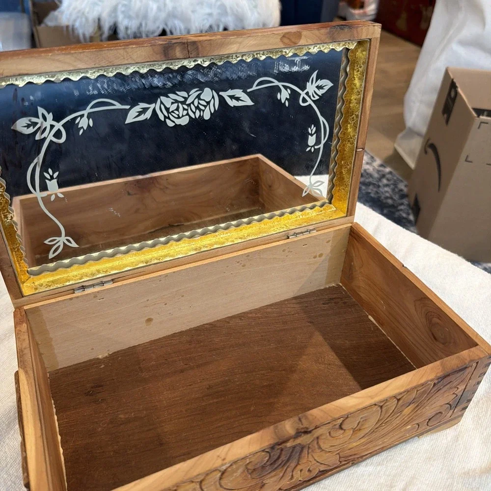 Vtg Carved Decoupage Horse Pic Cedar Dove Tailed Mirrored‎ Keepsake Jewelry Box